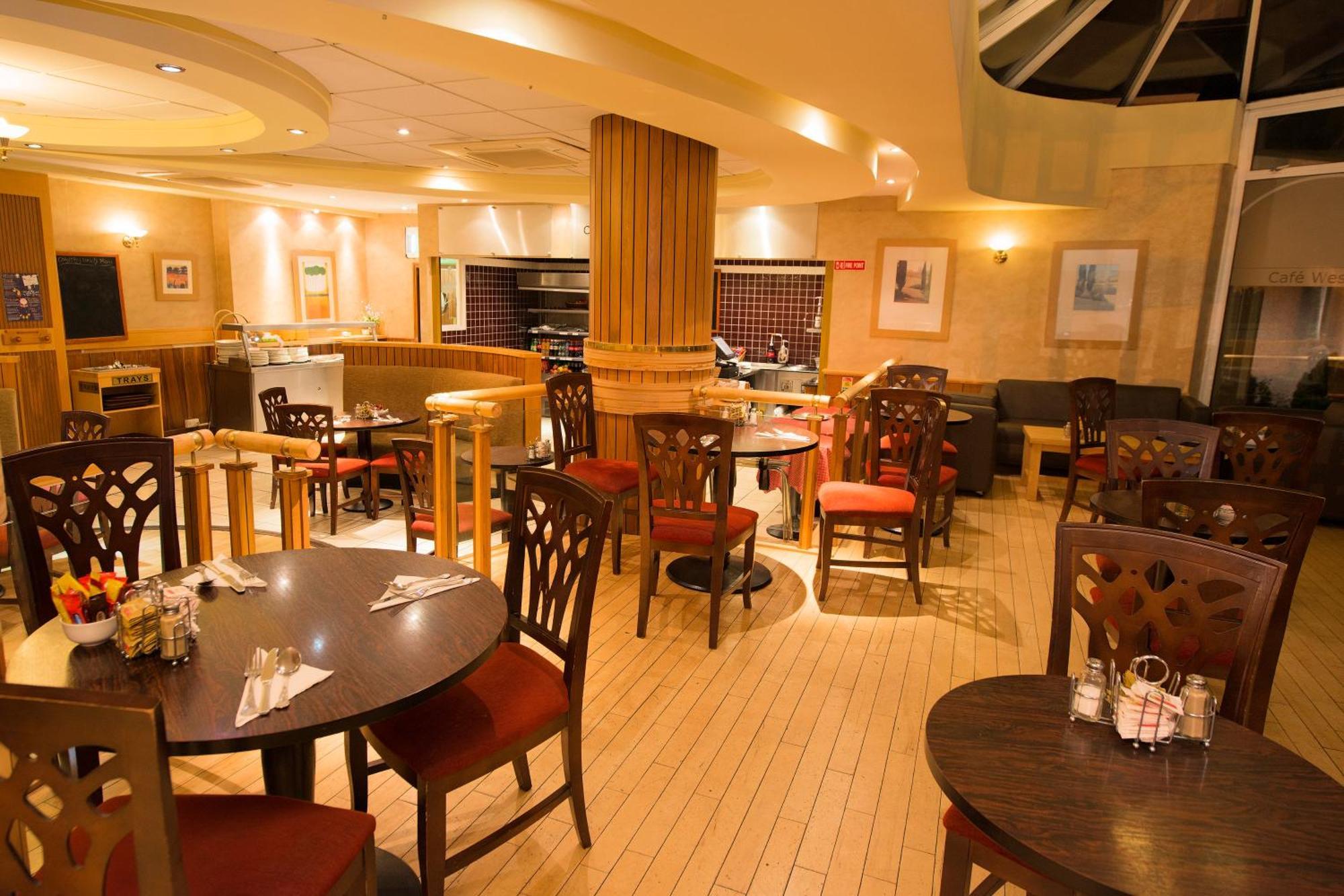 Treacys West County Conference And Leisure Centre Hotel Ennis Buitenkant foto