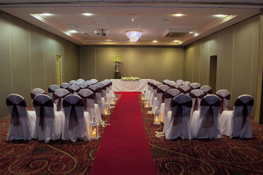 Treacys West County Conference And Leisure Centre Hotel Ennis Buitenkant foto