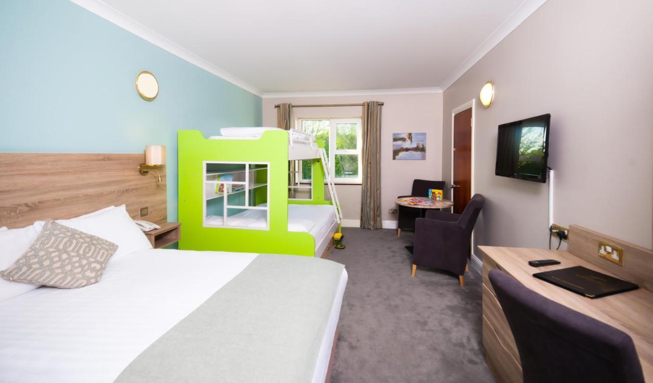 Treacys West County Conference And Leisure Centre Hotel Ennis Buitenkant foto